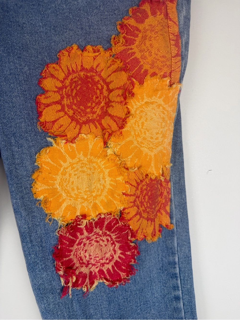 Upcycled Style & Co Ankle Jeans Floral Tapestry Embroidery size 8P - Picture 4 of 7